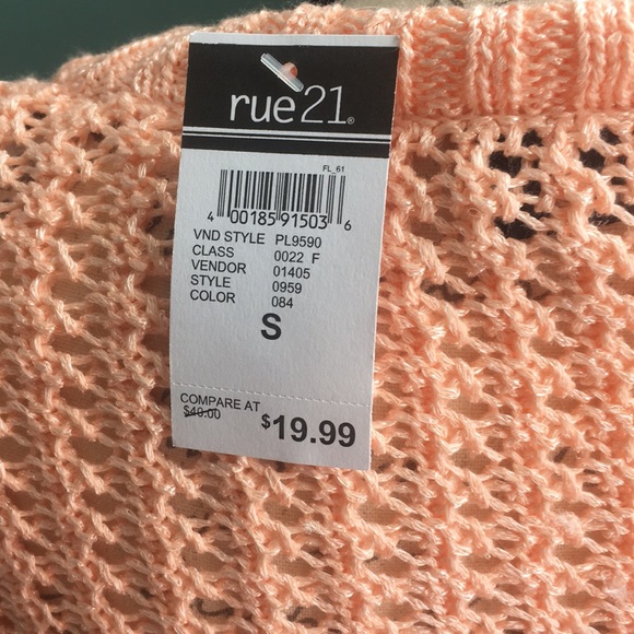 Peach colored sweater - Picture 3 of 3